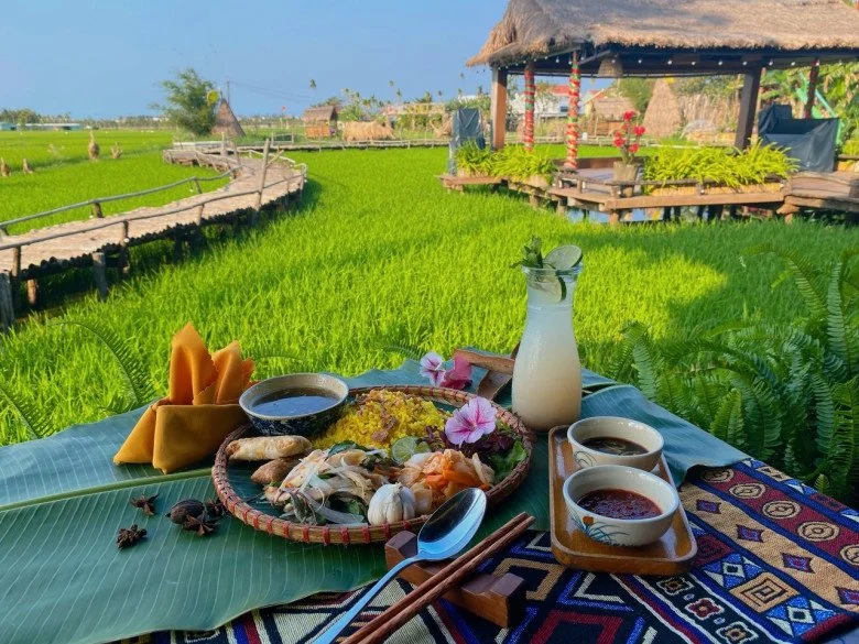 Trải nghiệm cafe view ruộng l&uacute;a
