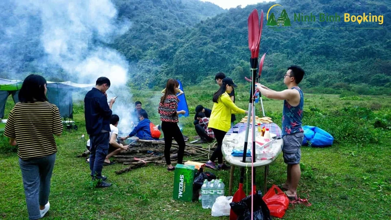 Cắm trại ở vườn chim Thung Nham