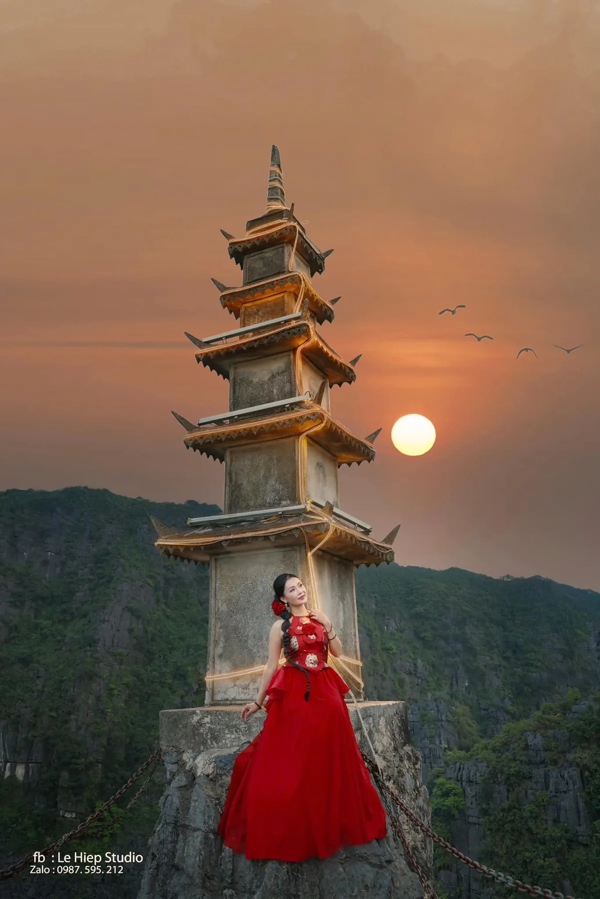 Ho&agrave;ng h&ocirc;n tr&ecirc;n đ&iacute;nh n&uacute;i Ngoạ Long