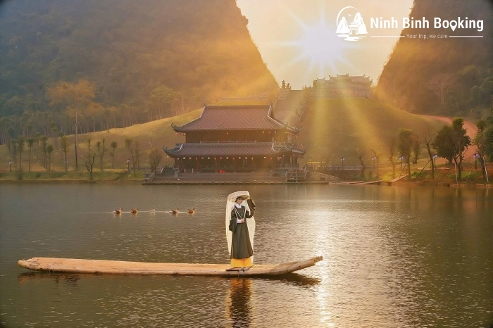 Khung cảnh yên bình tại Thung Ui Ninh Bình vào chiều muộn
