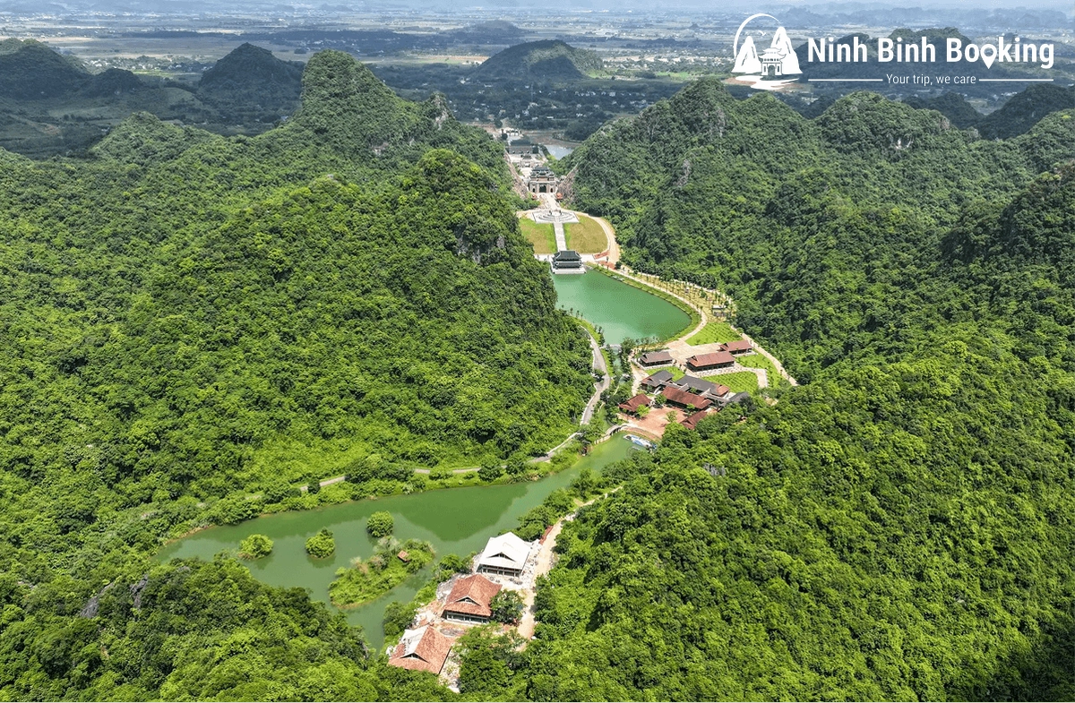 Khung cảnh thiên nhiên hoang sơ tại thung Ui