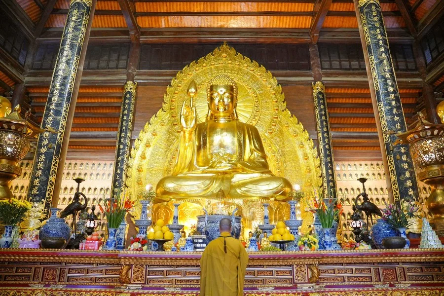 Tượng Phật Th&iacute;ch Ca
